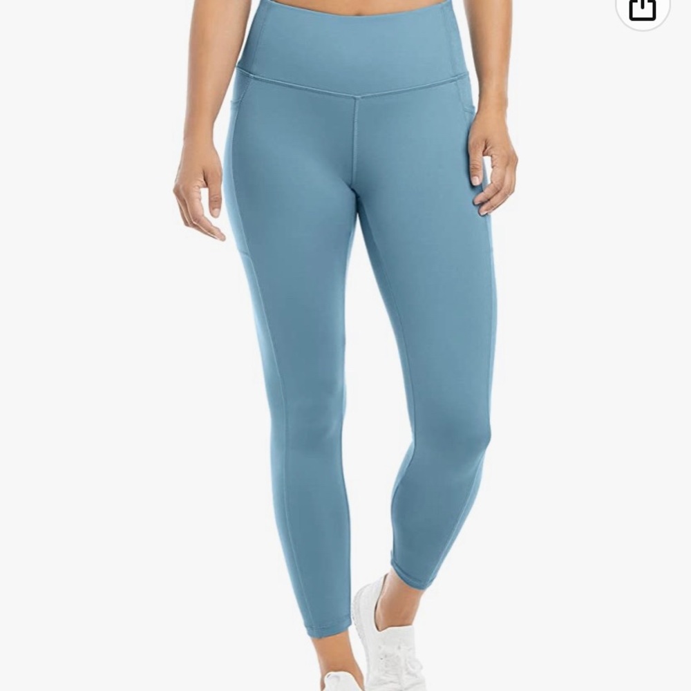 Danskin Women's Double Brushed 7/8 Legging